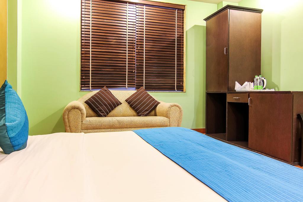 Hotel Vedas Heritage Near Bl Kapoor Hospital Karol Bagh New Delhi Room photo